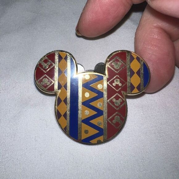 Disney Parks Epcot Mickey Icon Africa Pin - Picture 1 of 7
